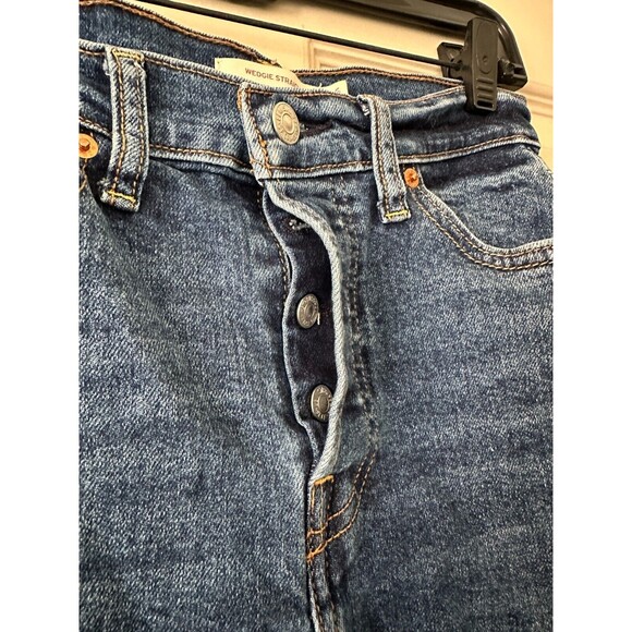 Levi's Wedgie Straight Jean Denim Distressed Medium Wash Button Fly Size 26 - Picture 4 of 6